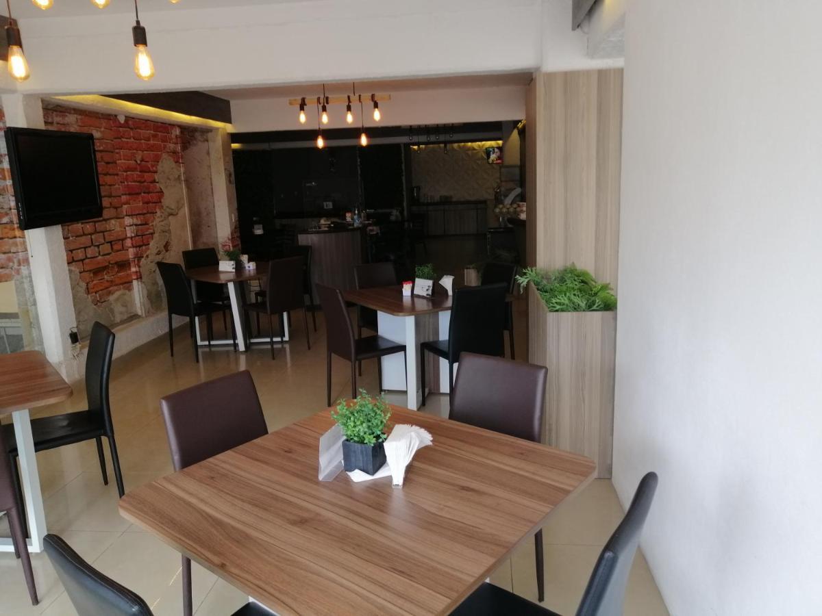 Hotel Campestre Inn Леон Екстер'єр фото