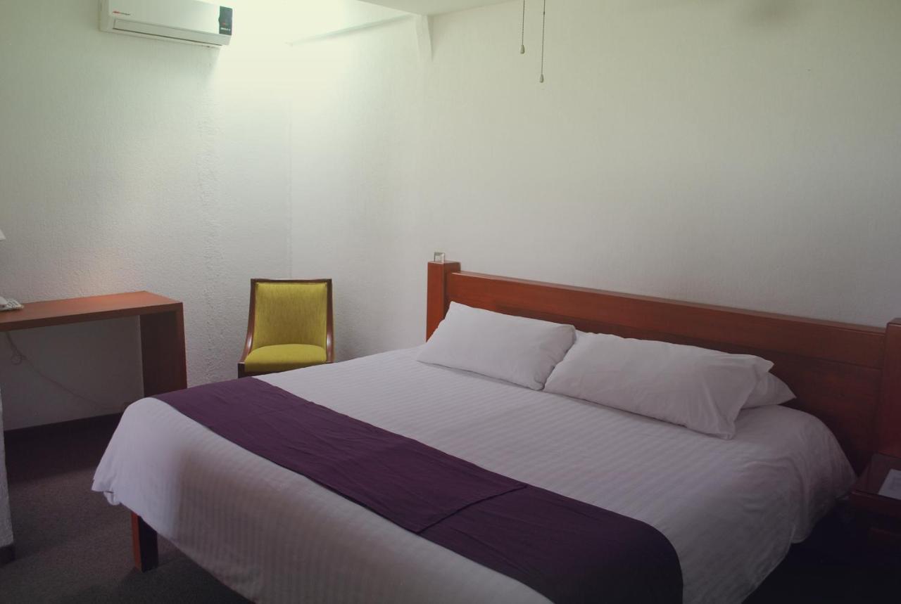 Hotel Campestre Inn Леон Екстер'єр фото