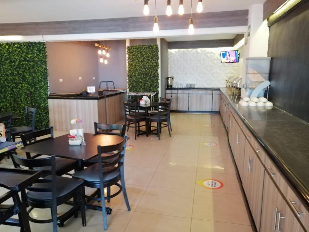 Hotel Campestre Inn Леон Екстер'єр фото