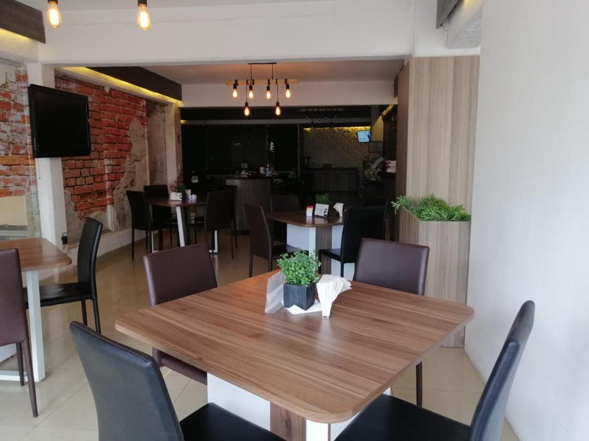 Hotel Campestre Inn Леон Екстер'єр фото