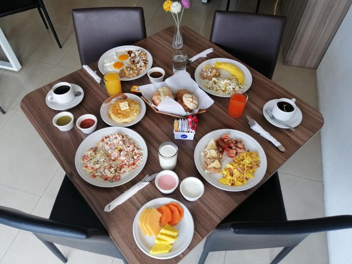 Hotel Campestre Inn Леон Екстер'єр фото