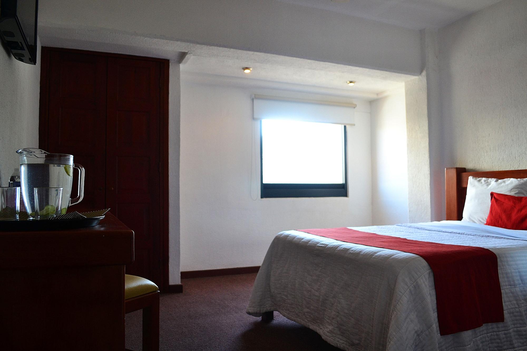 Hotel Campestre Inn Леон Екстер'єр фото