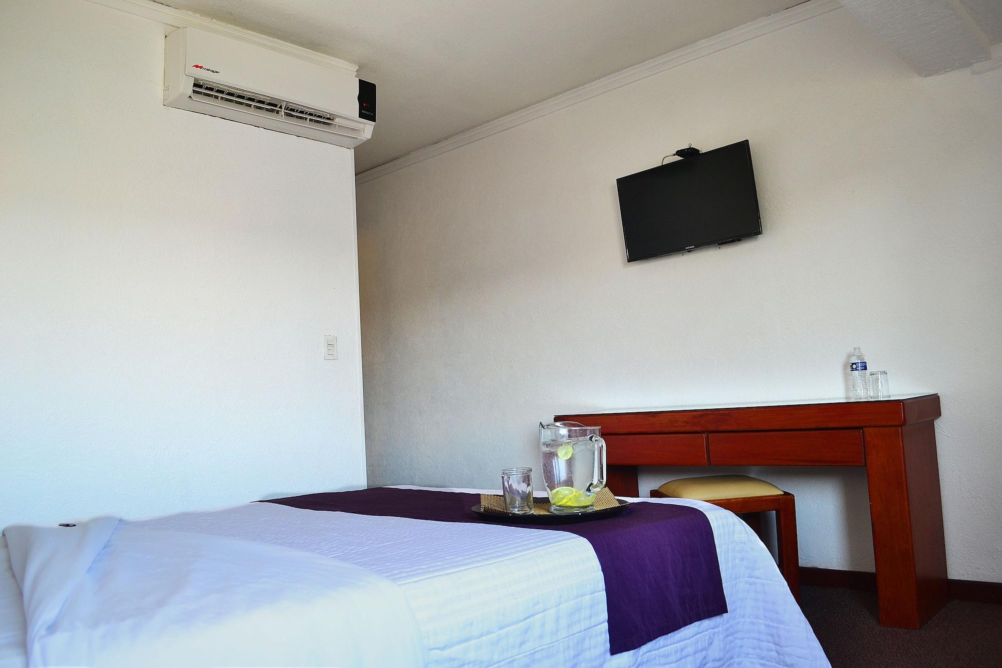 Hotel Campestre Inn Леон Екстер'єр фото