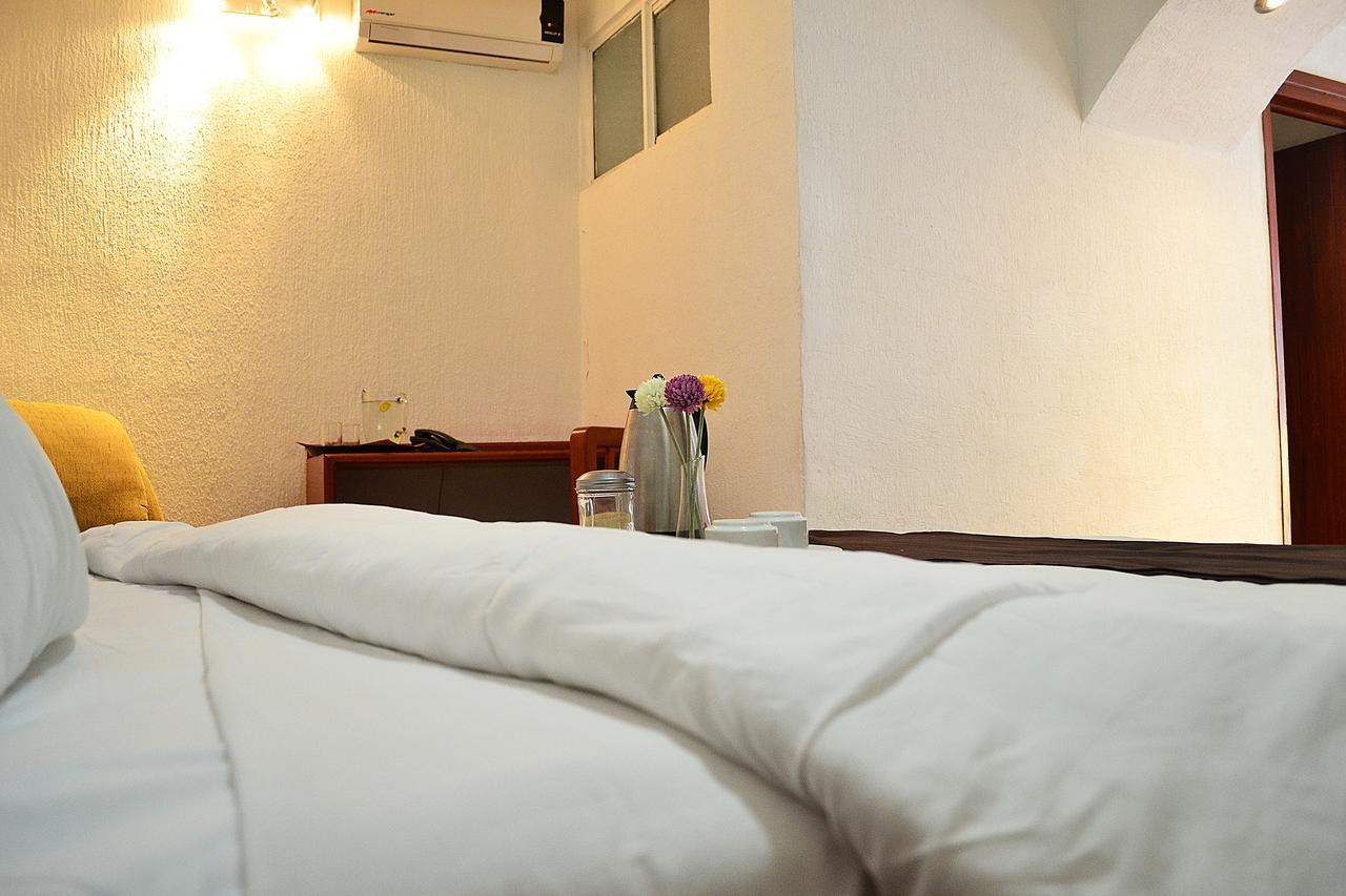 Hotel Campestre Inn Леон Екстер'єр фото